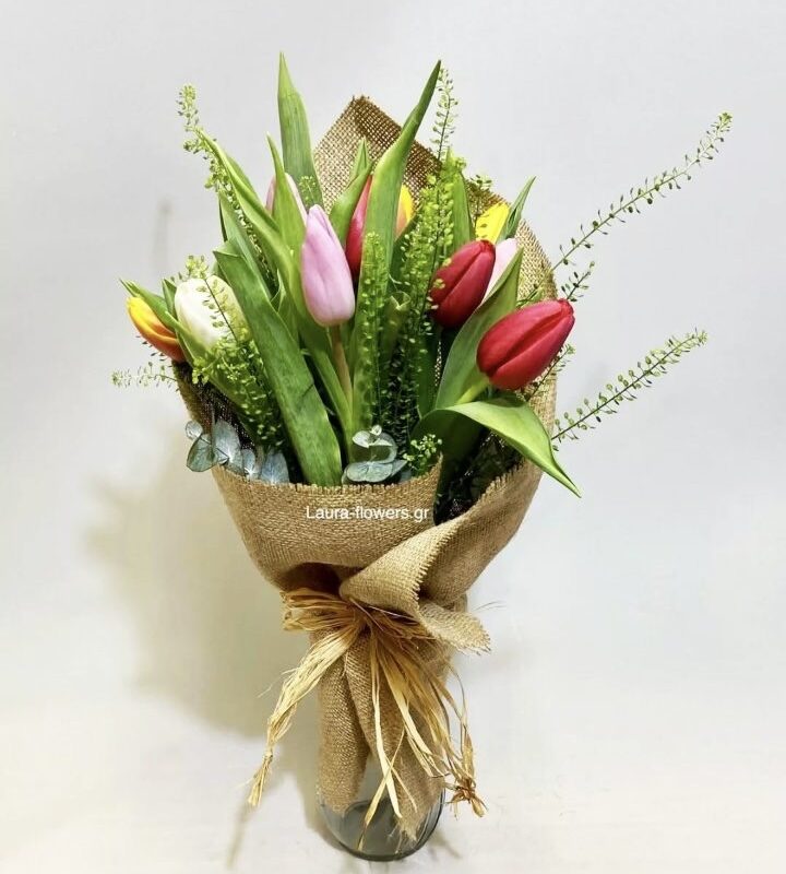 Μπουκέτο με πολυχρωμες  τουλίπες